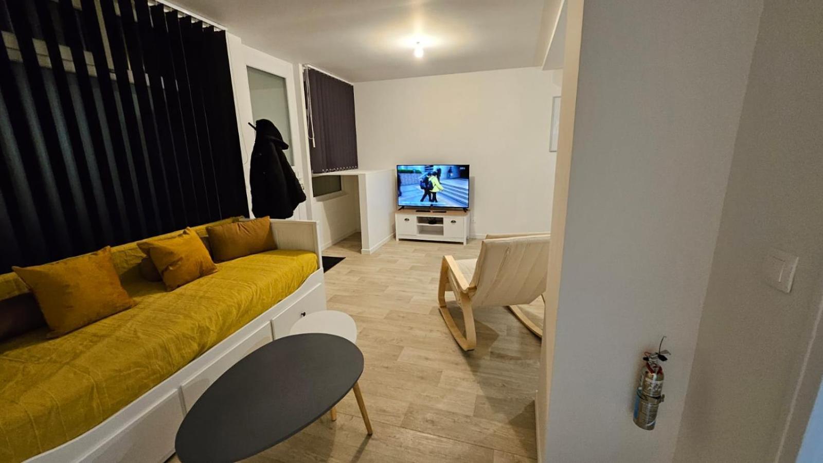 Renardiere Montreuil  Buitenkant foto
