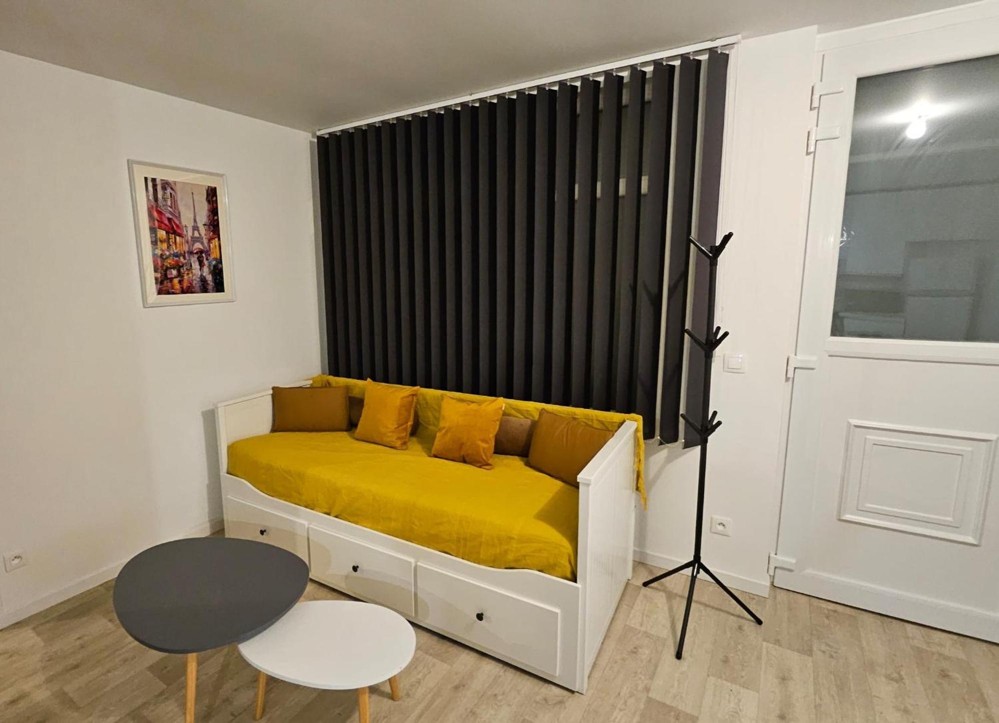 Renardiere Montreuil  Buitenkant foto
